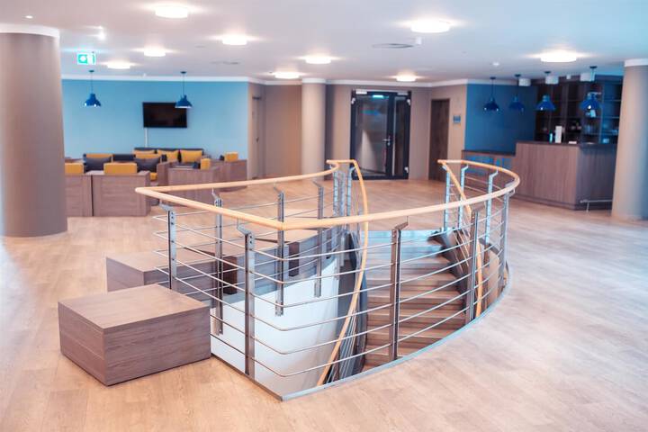 Entrance & Lobby