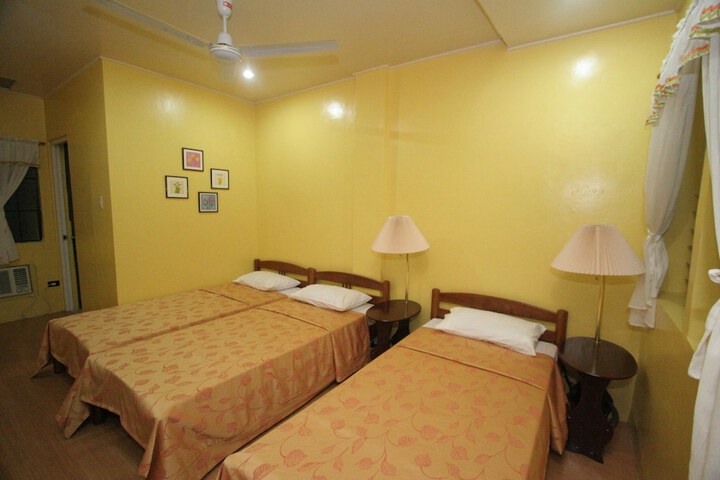 Room 9 of 21