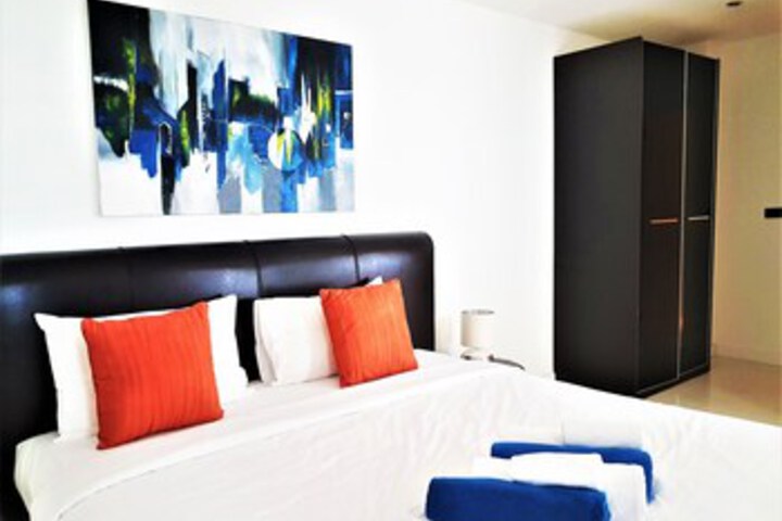 Room 17 of 19