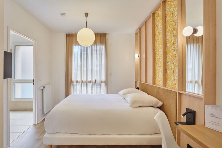 Room 15 of 48