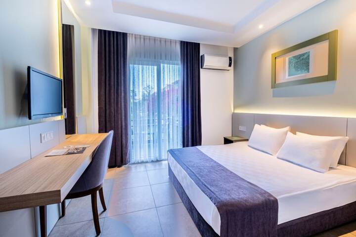 Room 10 of 80