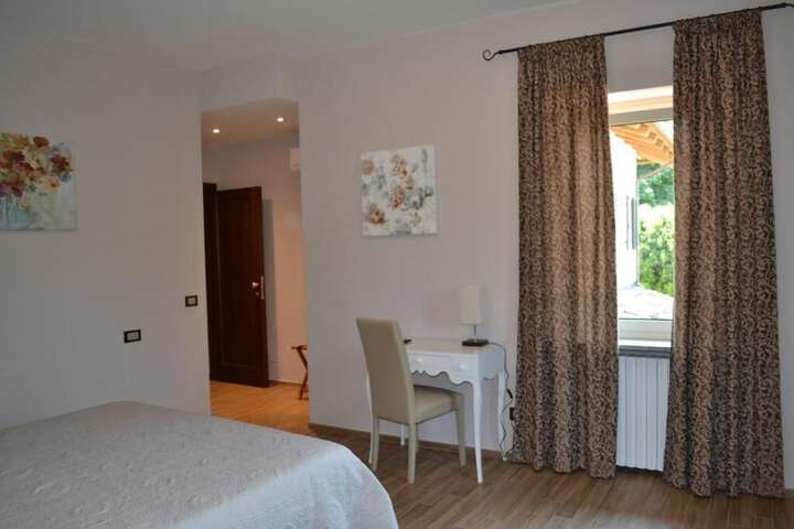 Room 10 of 60