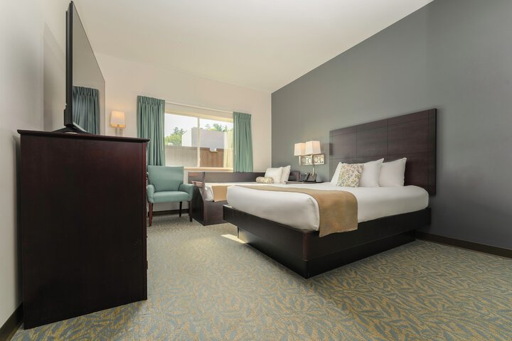 Room 65 of 147