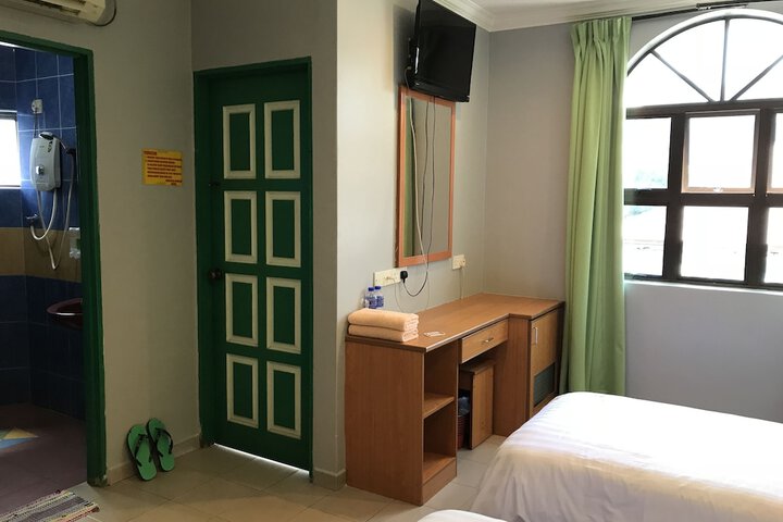 Room 8 of 47