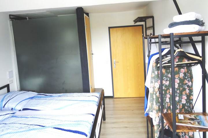 Room 144 of 442