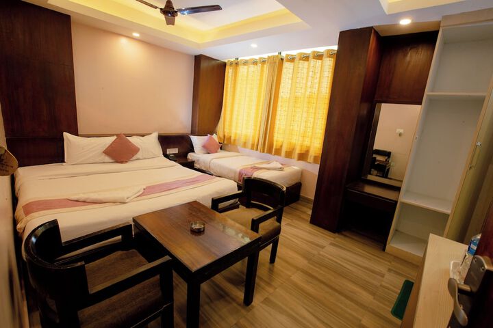 Room 7 of 13