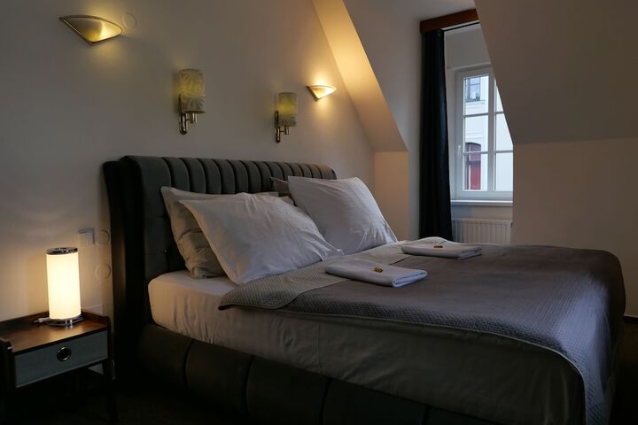 Room 21 of 38