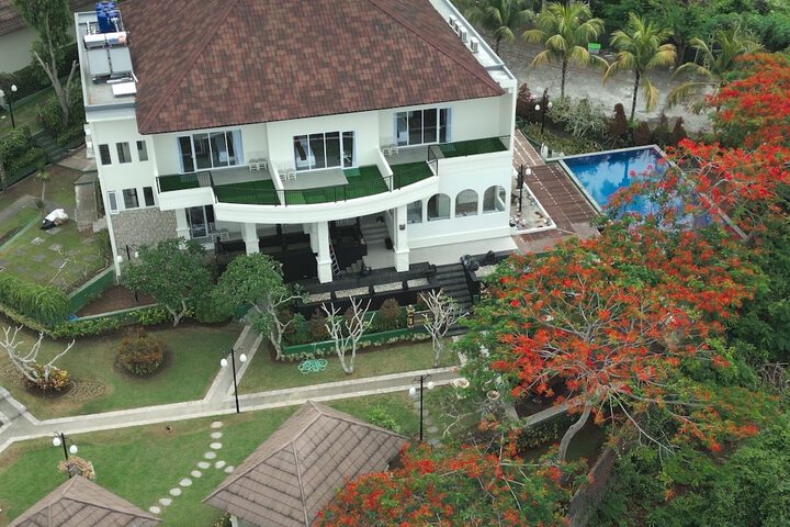 Hotel 43 of 44