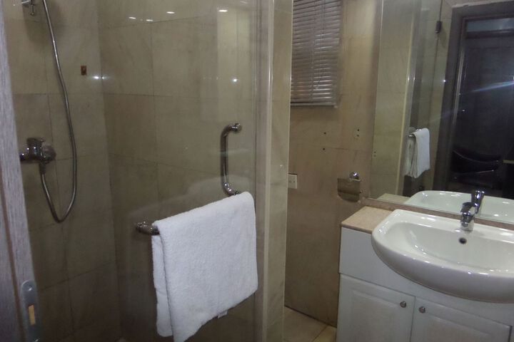 Room 8 of 24