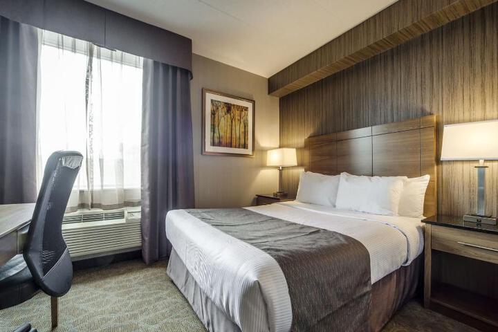 2 Queen Beds (18 of 26)