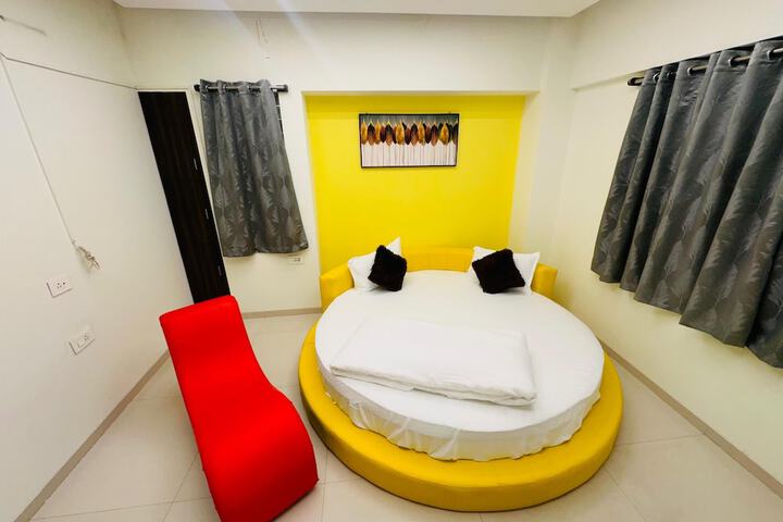 Room 10 of 27