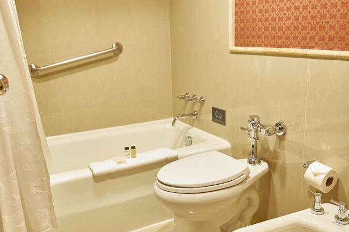 Room 53 of 112