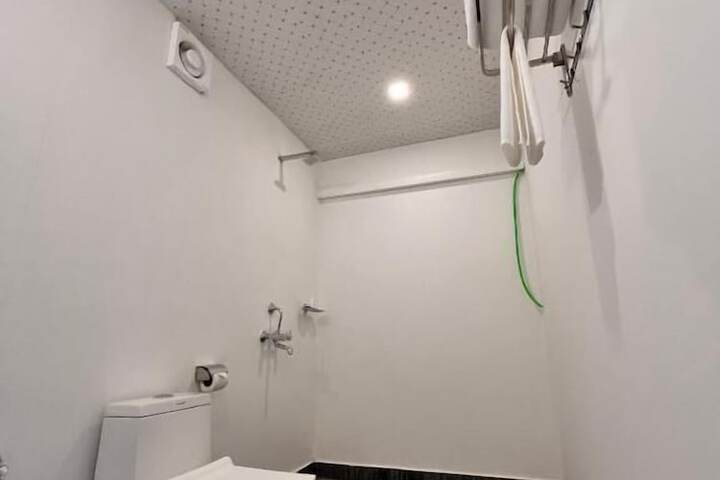 Room 13 of 21
