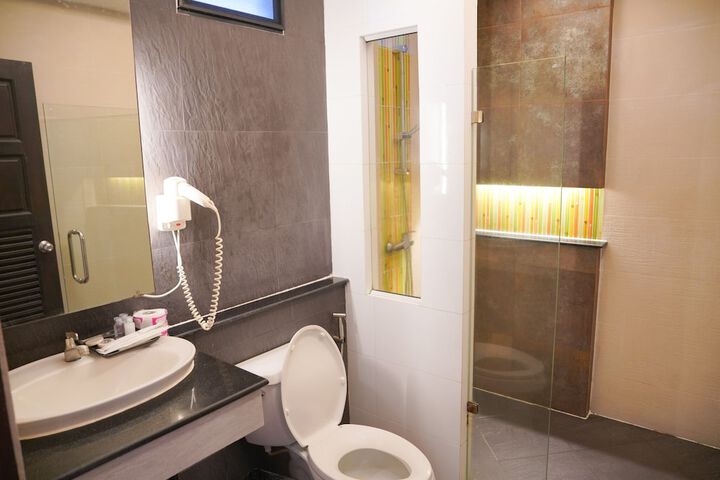 Room 42 of 64