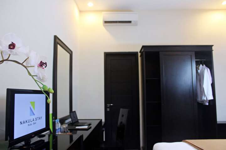 Room 6 of 15