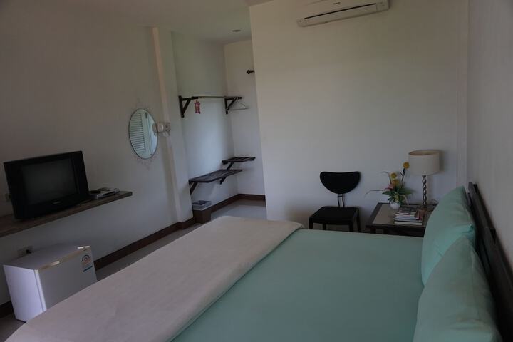 Room 13 of 31