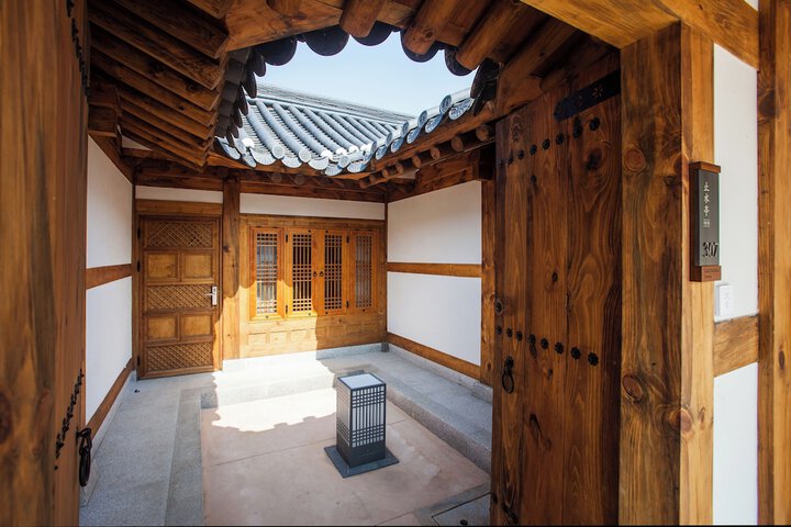 Room 6 of 26