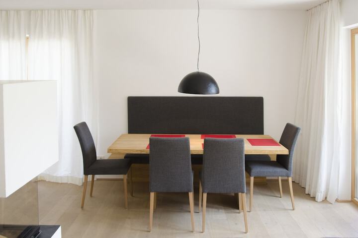Room 12 of 38
