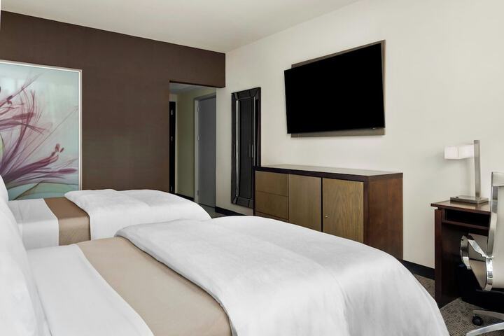 Room 27 of 85