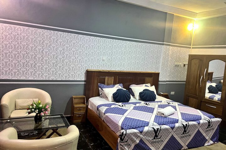 Room 18 of 60