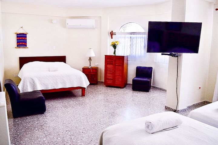 Room 13 of 34