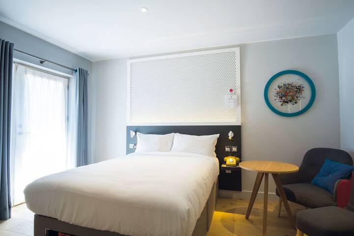Room 15 of 32