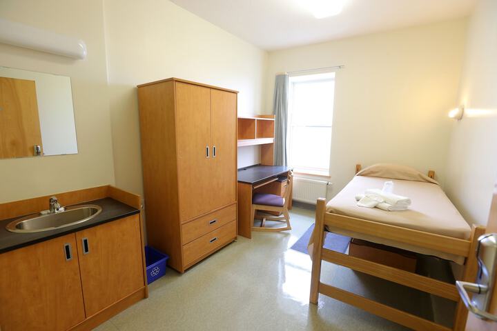 Room 30 of 69