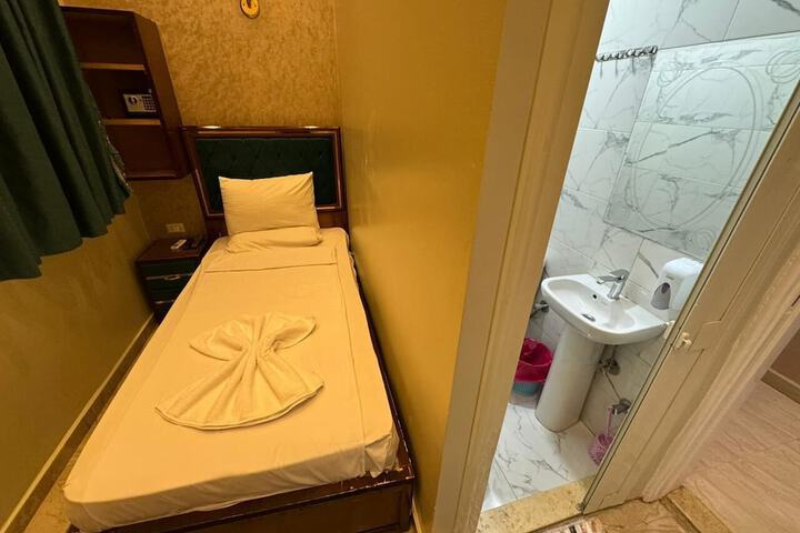 Room 45 of 137