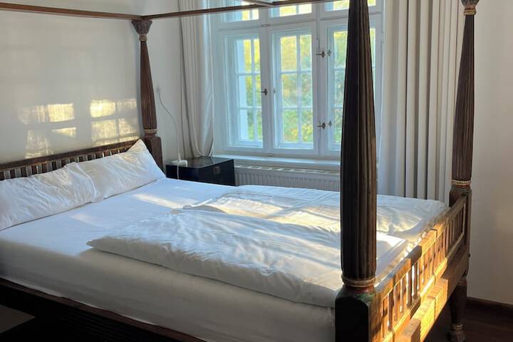 Room 3 of 23