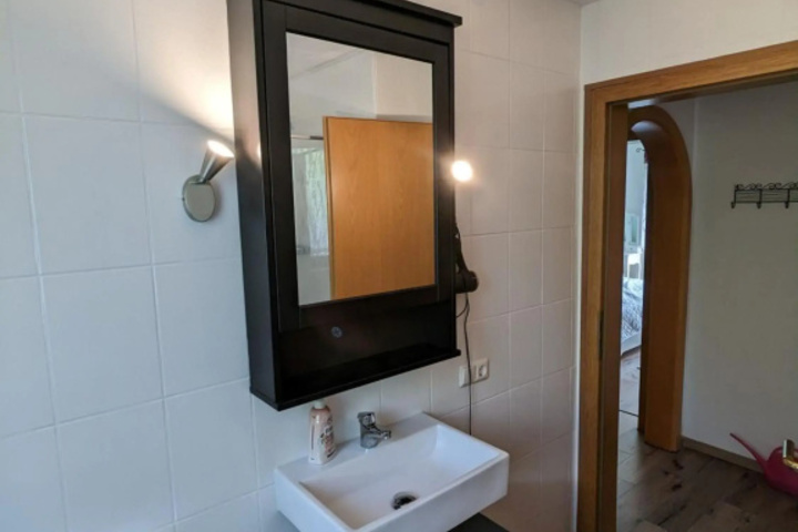 Room 7 of 19