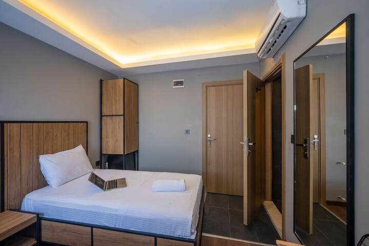 Room 30 of 88