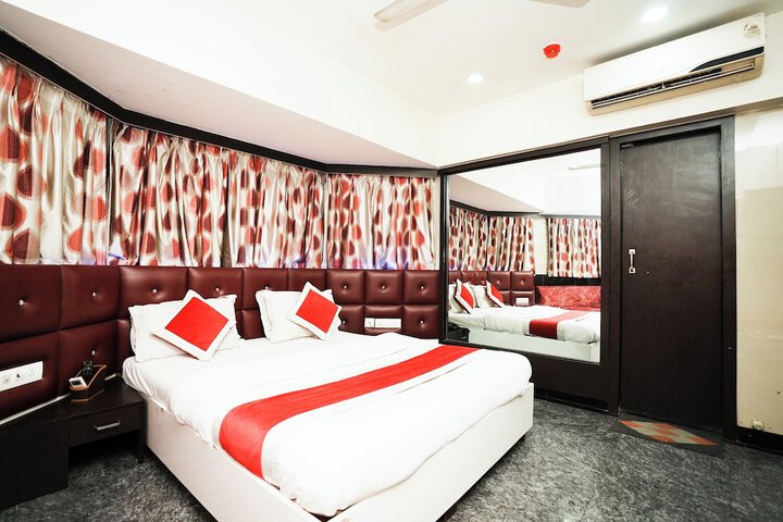 Room 12 of 27