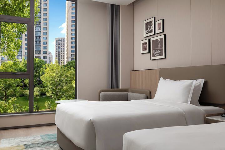 Room 42 of 88