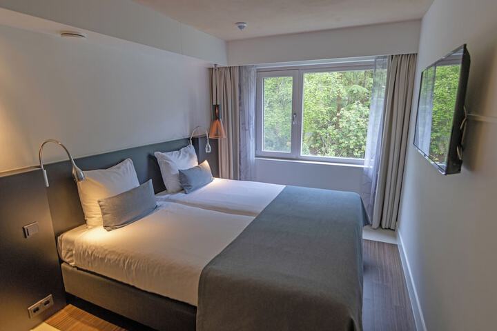 Room 5 of 36