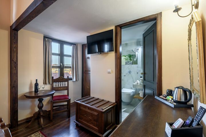 Room 7 of 55