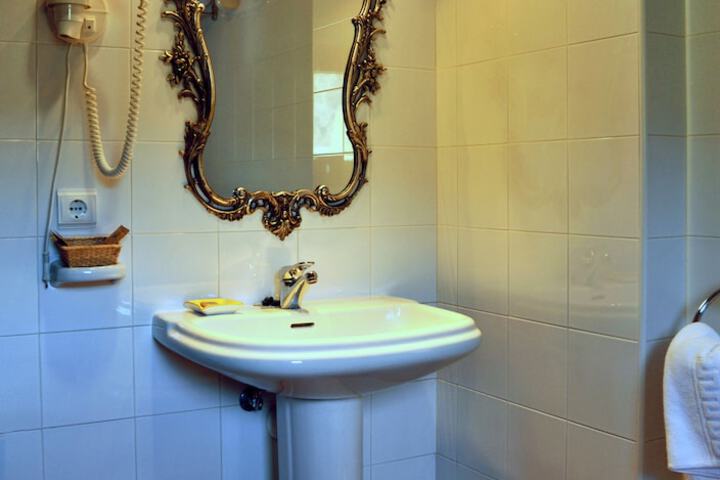 Room 20 of 45
