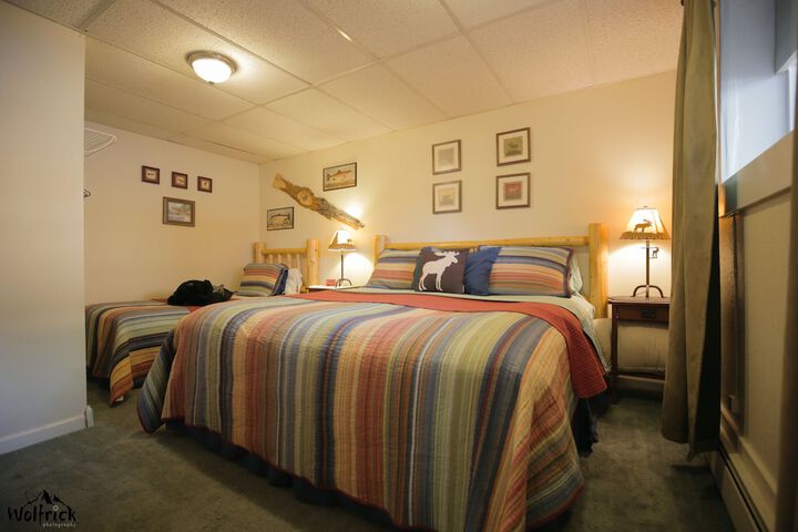 Room 10 of 111
