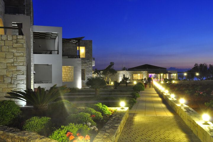 Hotel Exterior 292 of 340