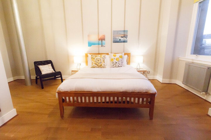 Room 17 of 63
