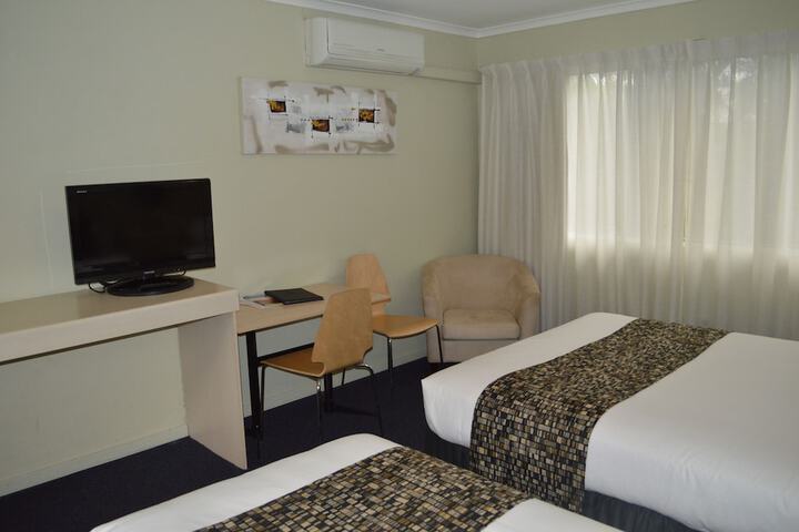 Room 14 of 83