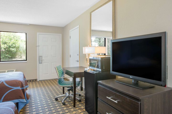 Room 3 of 15