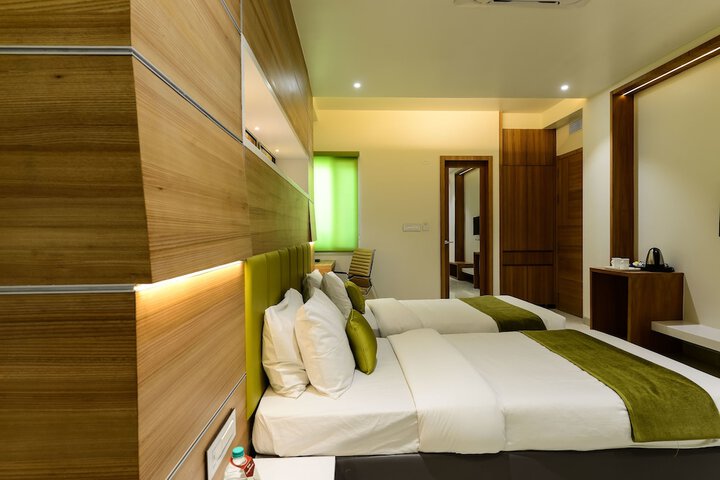 Room 34 of 85
