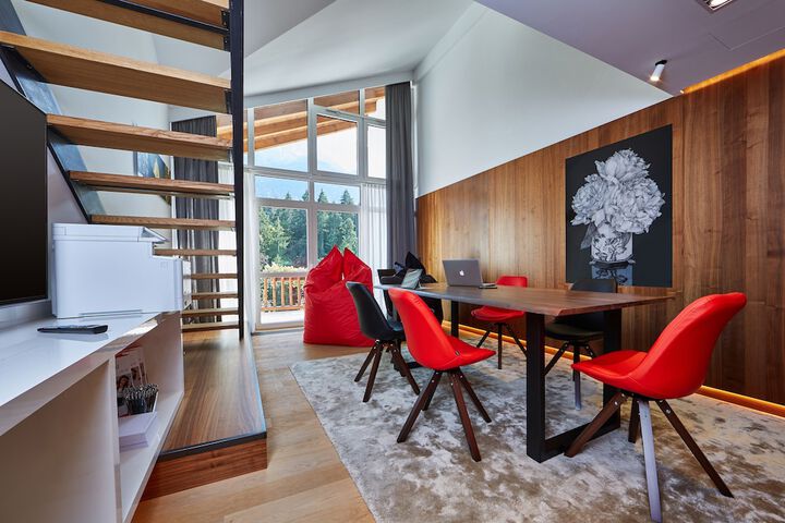 Business Center 61 of 74