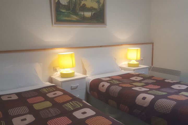 Room 2 of 40