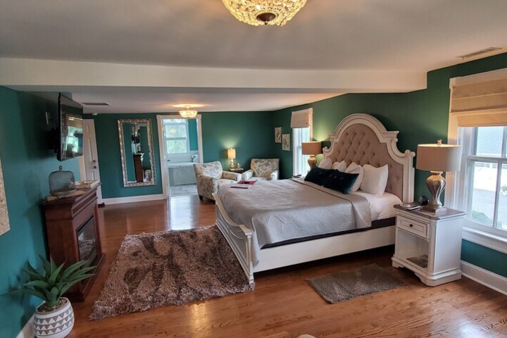 Room 12 of 22