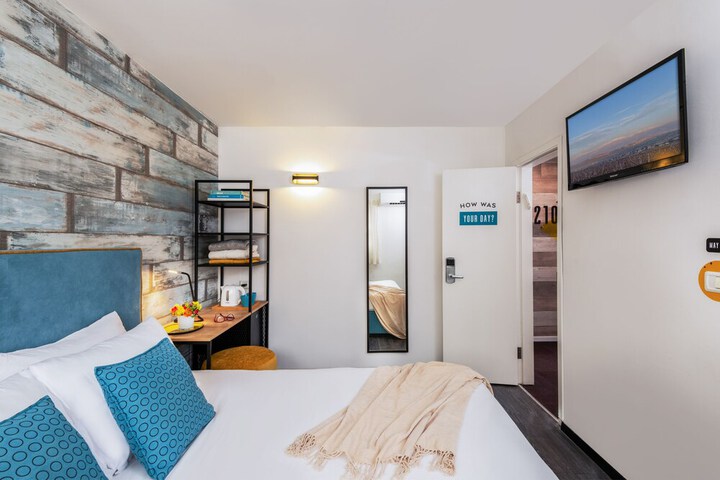 Room 7 of 37