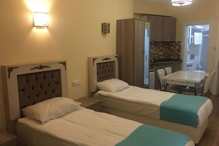 Room 3 of 104
