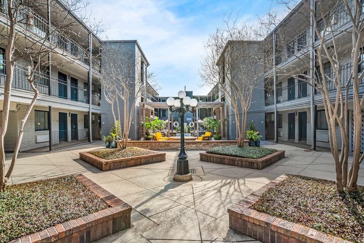 Swimming pool at Country Inn & Suites by Radisson Metairie (New Orleans), LA