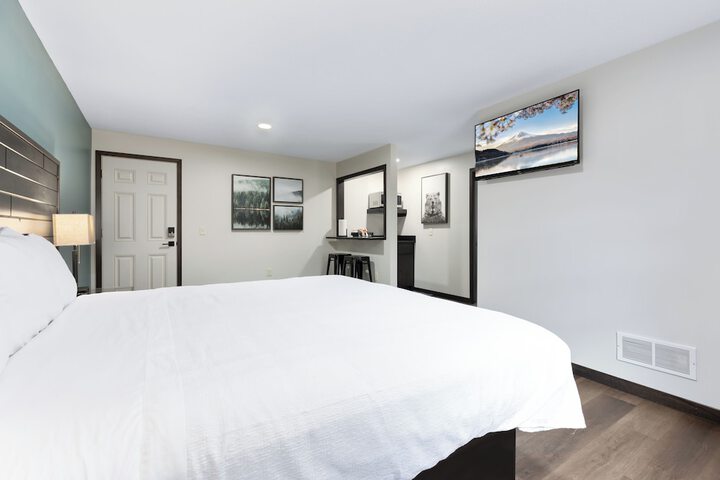 Room 3 of 24