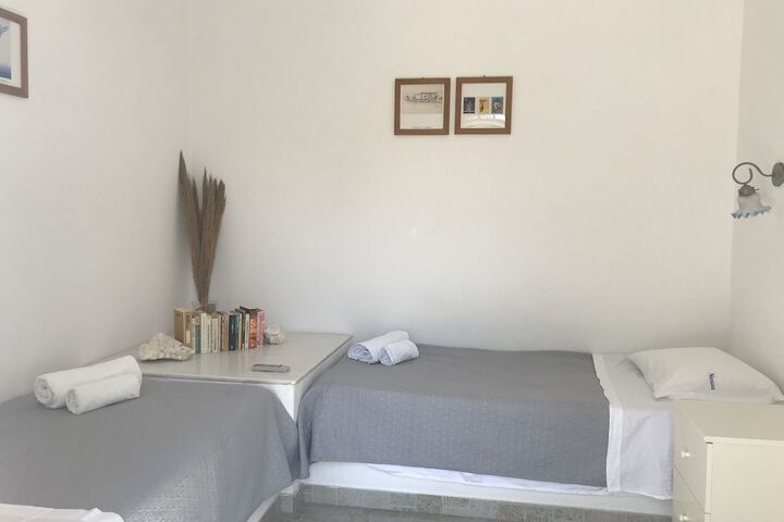 Room 14 of 98